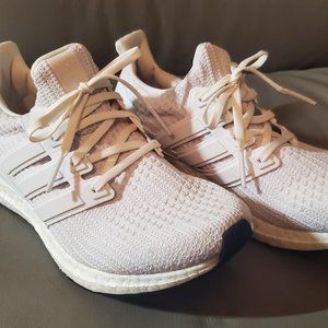Women's Adidas Boost Size 8.5